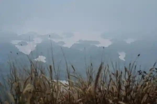 Một góc Đắk Nông huyền ảo trong sương mờ. (Nguồn: Lâm Quốc Bảo)